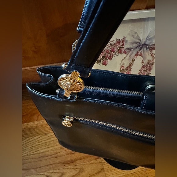 Vintage Gianni Versace la Medusa bag EUC wit COA - Picture 11 of 16